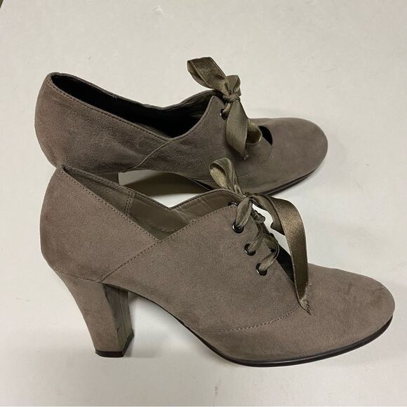 AEROSOLES Minor Role Taupe faux Suede Round Toe Lace Up Pump vintage Shoe 7.5 - Picture 2 of 12